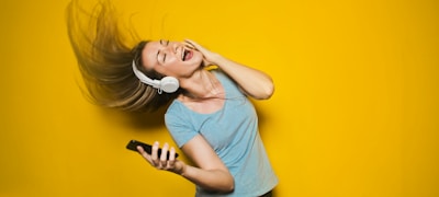 玩家部落社区内球迷们热烈讨论赛事场景